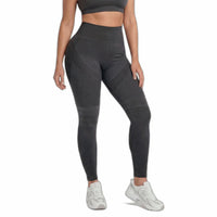 Le legging sculptant 3D Koré, gris anthracite, en mouvement